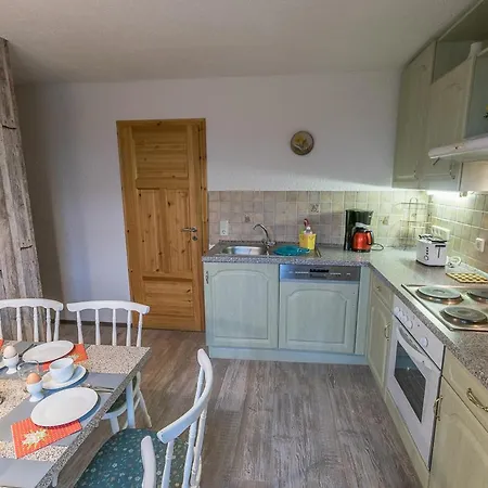 Rundblick Im Elbsandsteingebirge Bei Bad Schandau 4*